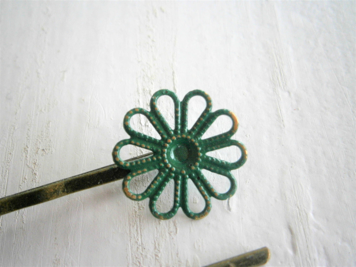 Forrest Green Daisy Filigree Patina Antique Bronze Bobby Pins Set of Two/Hair Clips/Bohemian Hair Clips/Shabby Chic Hair Clips/Bobby Pins