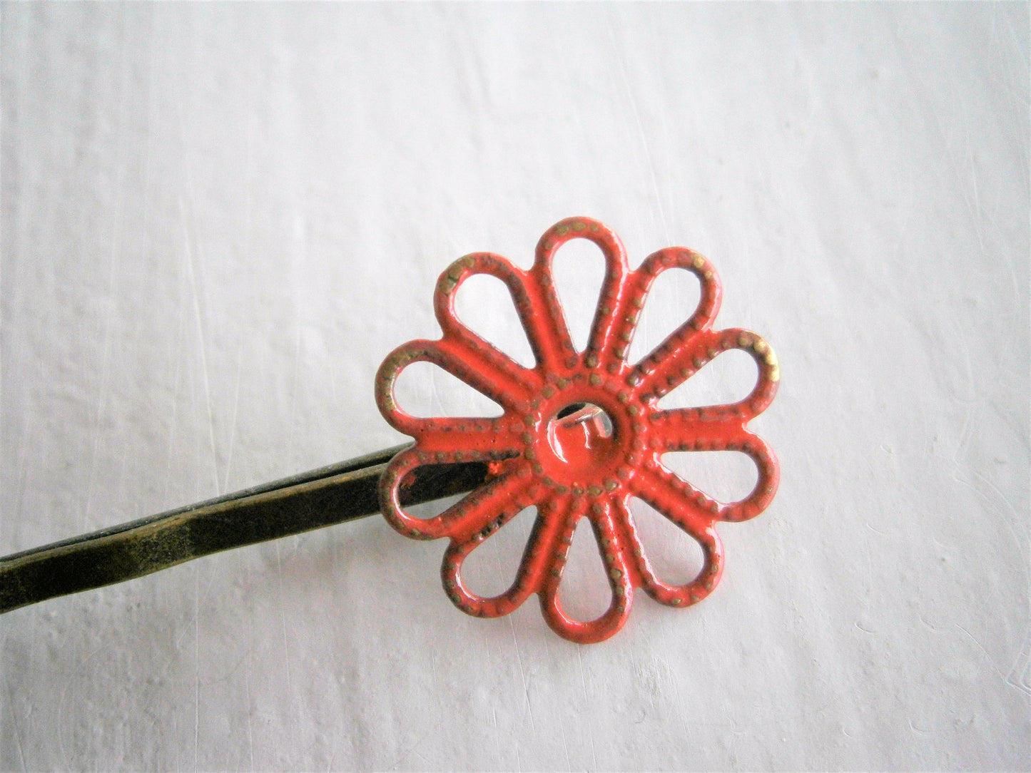 Red Daisy Filigree Patina Antique Bronze Bobby Pins Set of Two/Hair Clips/Bohemian Hair Clips/Shabby Chic Hair Clips/Bobby Pins/Bohemian