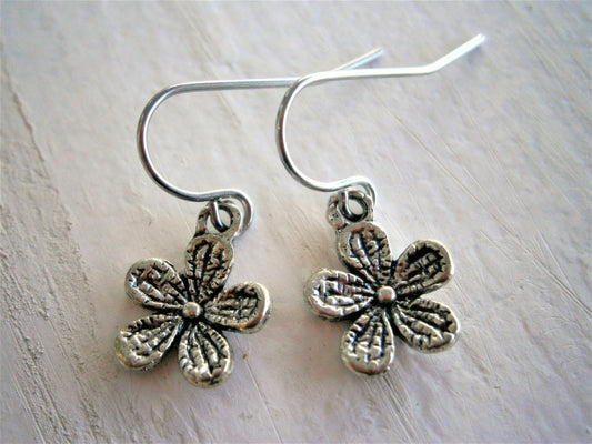 Antique Silver Plated Small Flower Pendant On Stainless Steel French Earring Hooks/Flower Earrings/Boho Style/Nature Jewelry/Wedding Jewelry