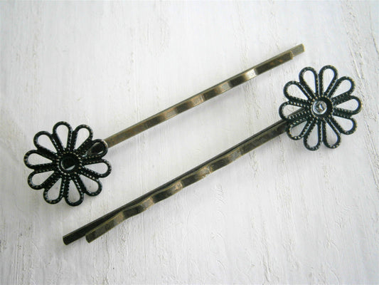 Black Daisy Filigree Patina Antique Bronze Bobby Pins Set of Two/Hair Clips/Bohemian Hair Clips/Shabby Chic Hair Clips/Bobby Pins