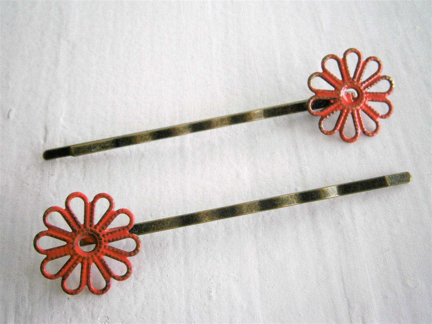 Red Daisy Filigree Patina Antique Bronze Bobby Pins Set of Two/Hair Clips/Bohemian Hair Clips/Shabby Chic Hair Clips/Bobby Pins/Bohemian