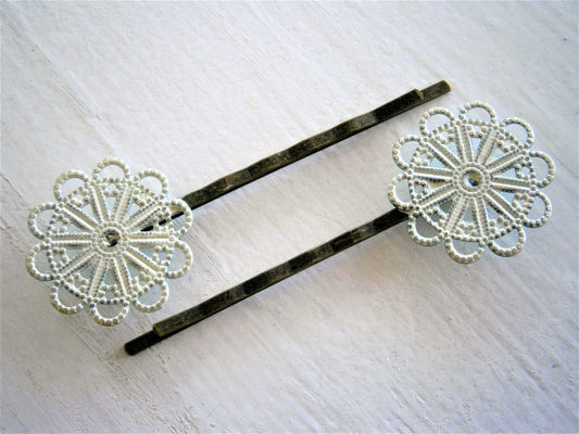 Cream Patina Large Filigree Daisy Antique Bronze Bobby Pins Set of 2/Hair Clips/Bohemian Hair Clips/Shabby Chic Hair Clips/Rustic Wedding