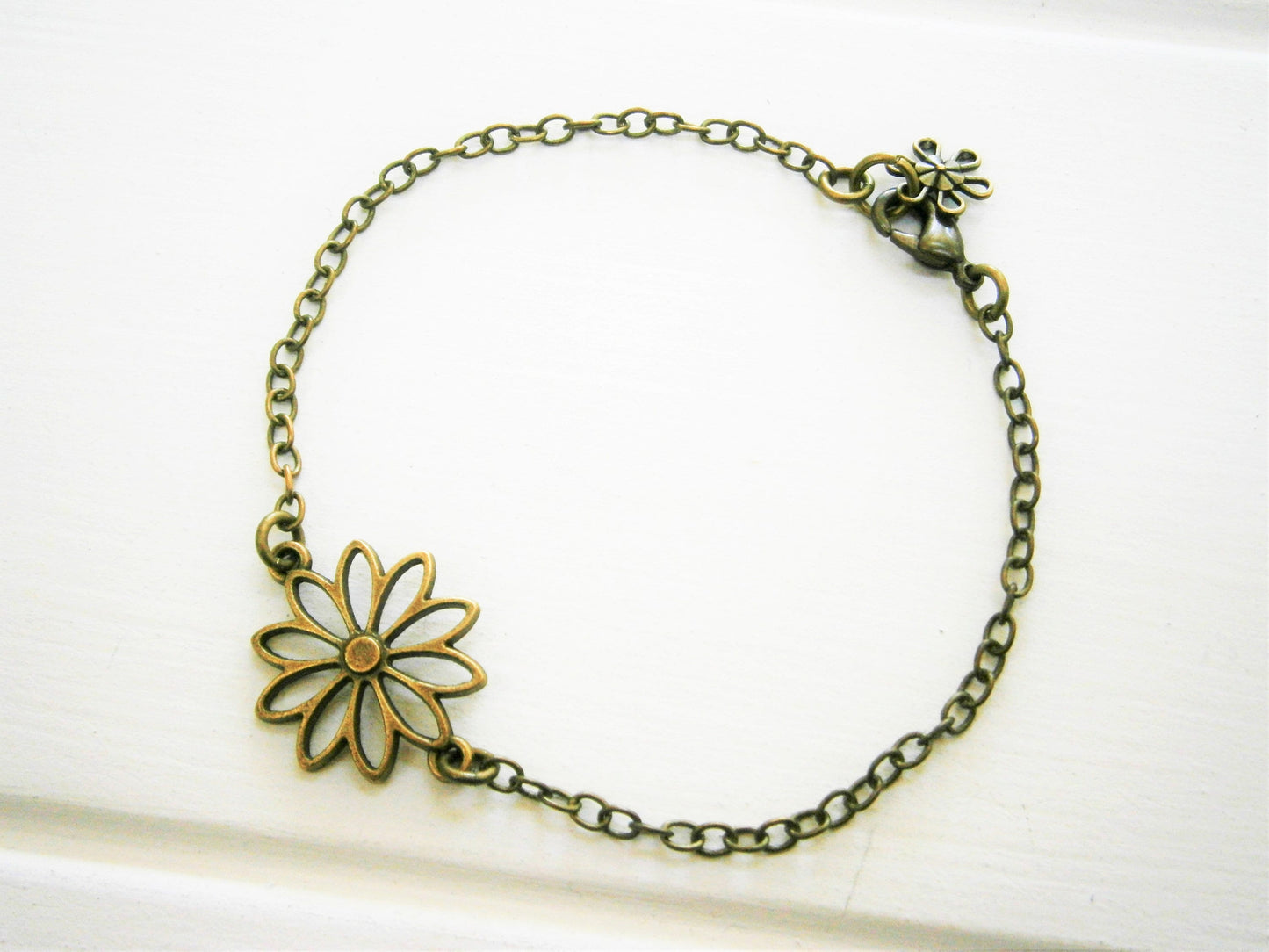 Antique Bronze Filigree Daisy Flower Charm Bracelet/Boho Bracelet/Nature Inspired Bracelet/Woodland Jewelry/Wedding Jewelry/Flower Jewellery