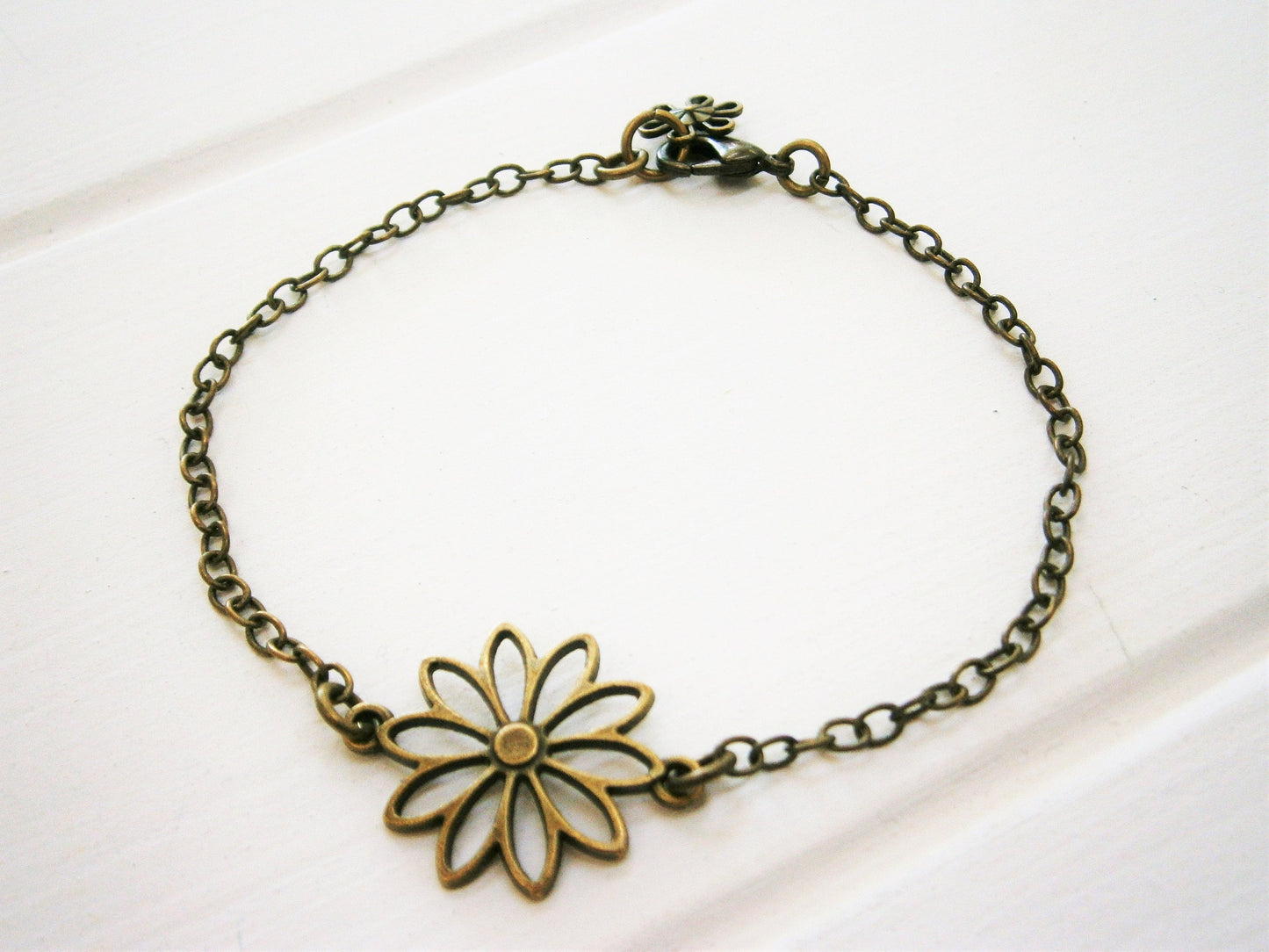 Antique Bronze Filigree Daisy Flower Charm Bracelet/Boho Bracelet/Nature Inspired Bracelet/Woodland Jewelry/Wedding Jewelry/Flower Jewellery