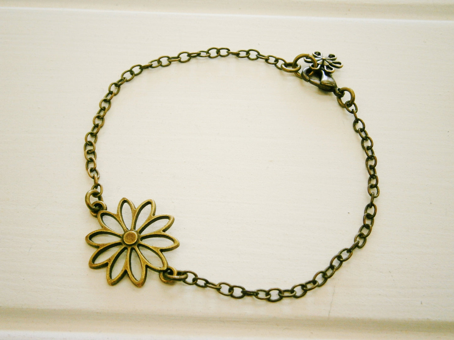 Antique Bronze Filigree Daisy Flower Charm Bracelet/Boho Bracelet/Nature Inspired Bracelet/Woodland Jewelry/Wedding Jewelry/Flower Jewellery