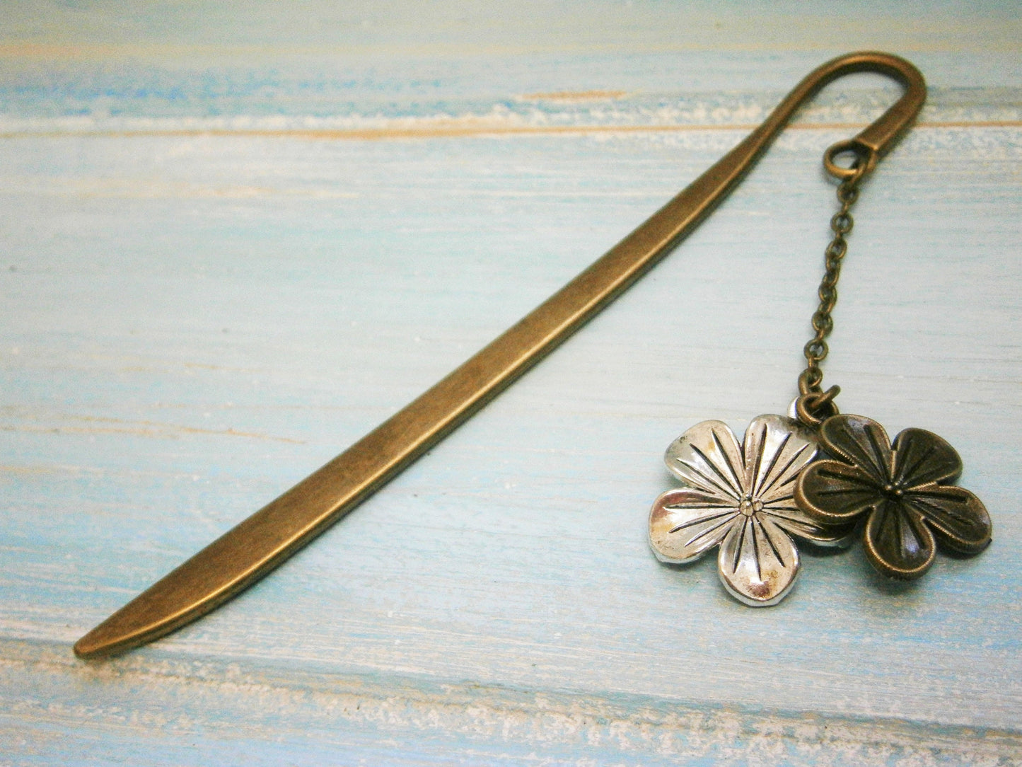 Bookmark with a Antique Bronze Flower and a Antique Silver Flower/Book Lover Bookmark/Flower Bookmark/Bookmarks for Books/Floral Bookmark