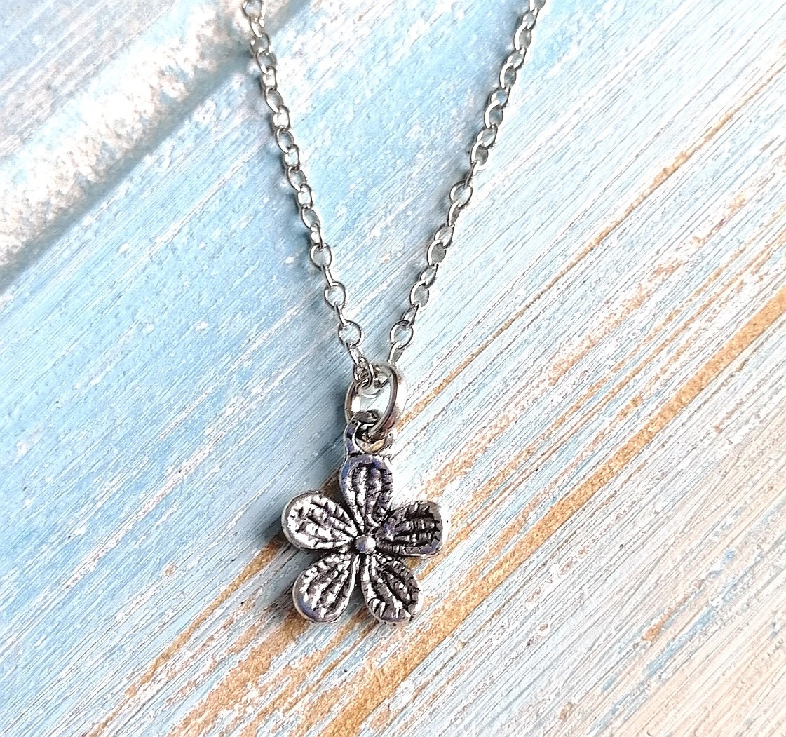 Antique Silver Daisy Flower Charm Necklace/Boho Jewellery/Boho Necklace/Nature Necklace/Flower Necklace/Floral Jewellery