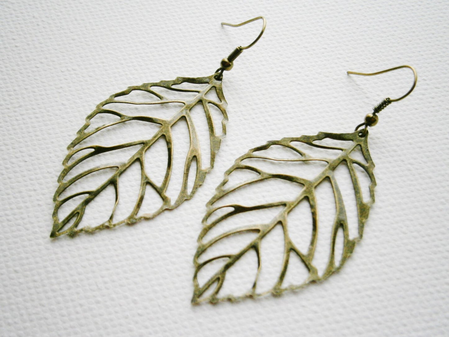 Antique Bronze Filigree Leaf Pendant Dangle Earrings/Boho Earrings/Nature Earrings/Leaf Earrings/Filigree Earrings.