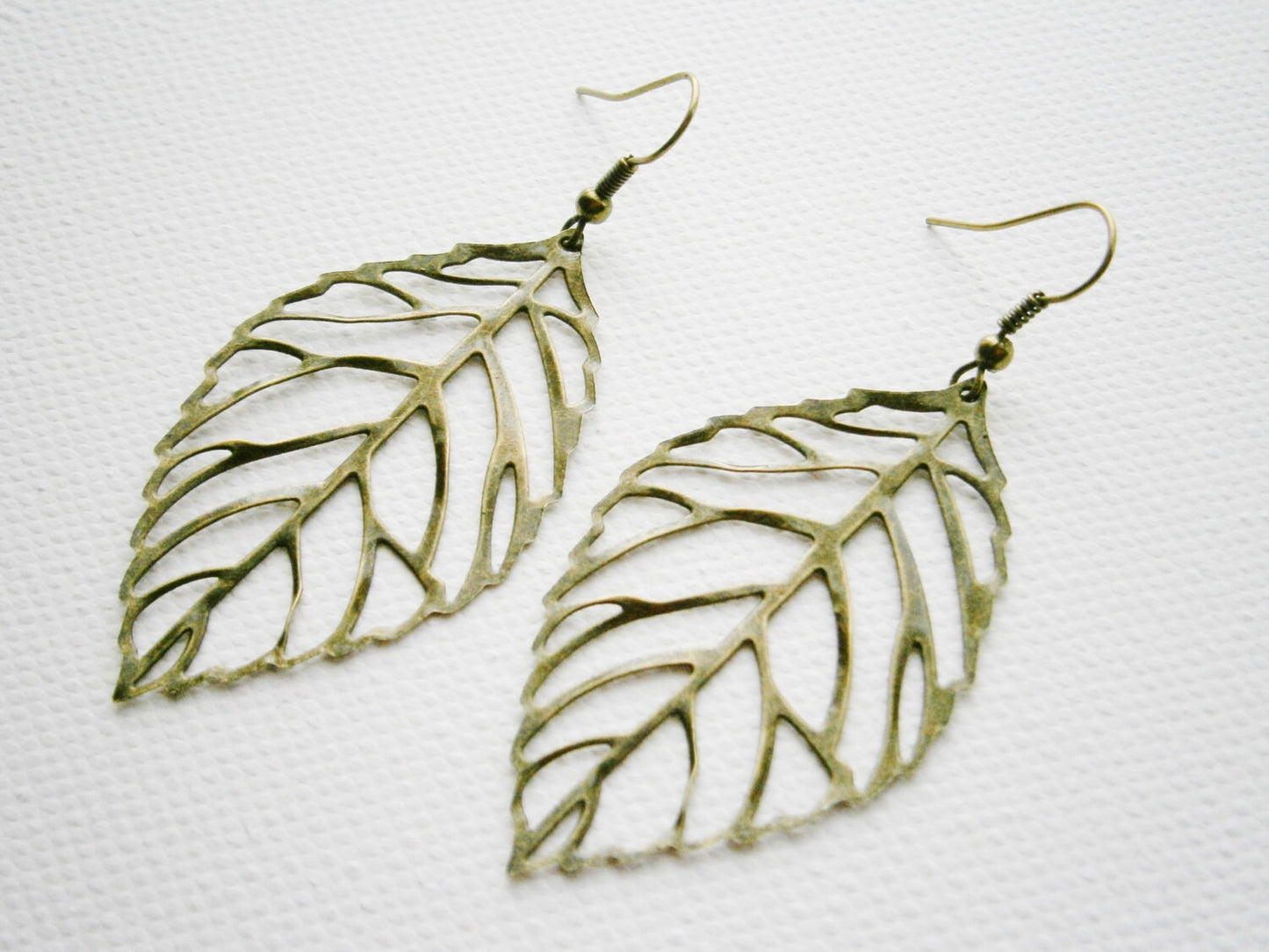 Antique Bronze Filigree Leaf Pendant Dangle Earrings/Boho Earrings/Nature Earrings/Leaf Earrings/Filigree Earrings.