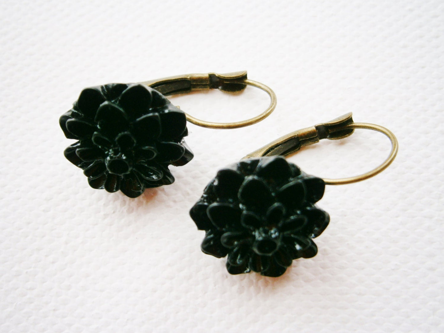 Black 15mm Resin Chrysanthemum Flower's set on Antique Bronze Lever Back Earring Hook's