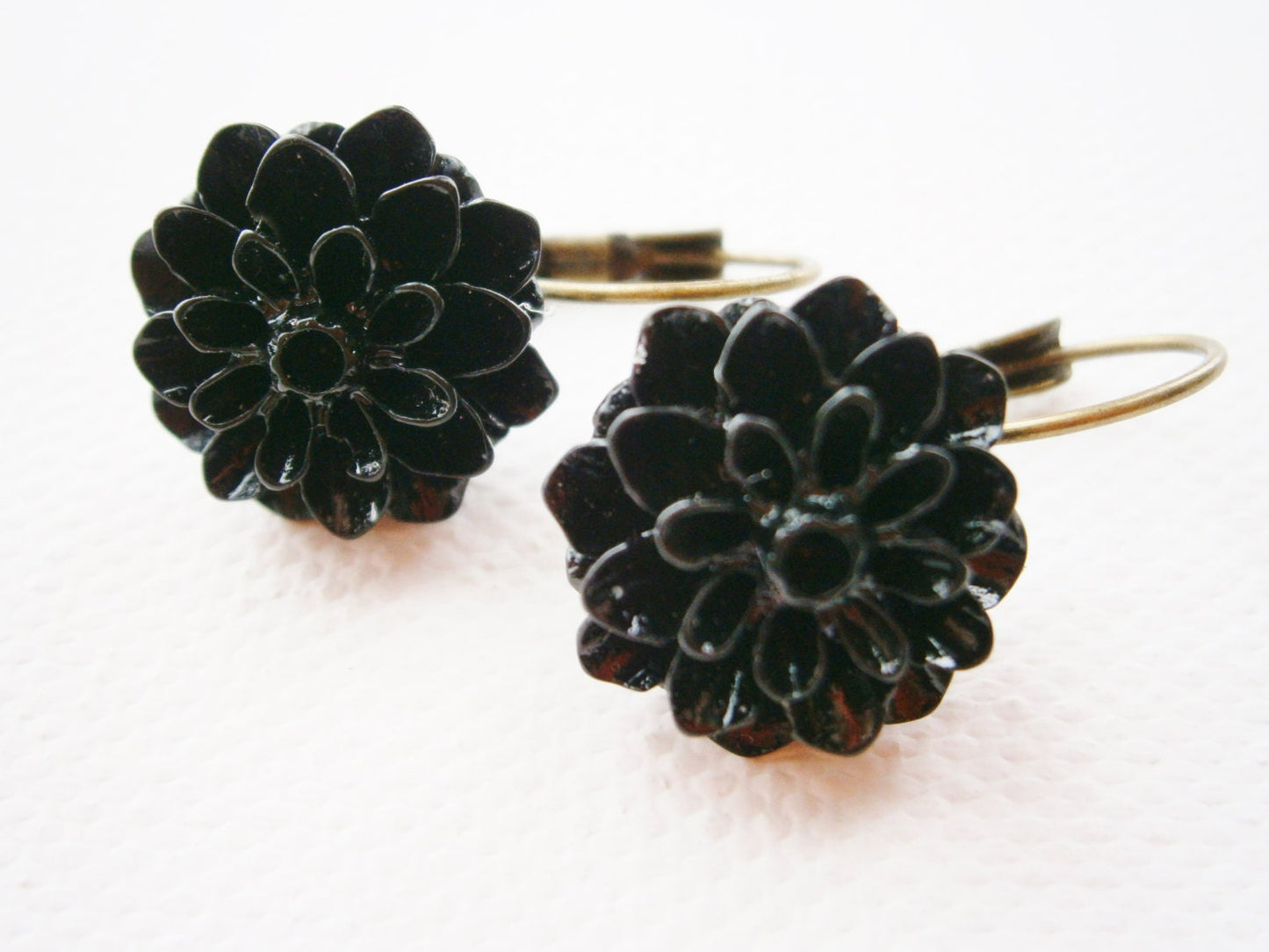 Black 15mm Resin Chrysanthemum Flower's set on Antique Bronze Lever Back Earring Hook's