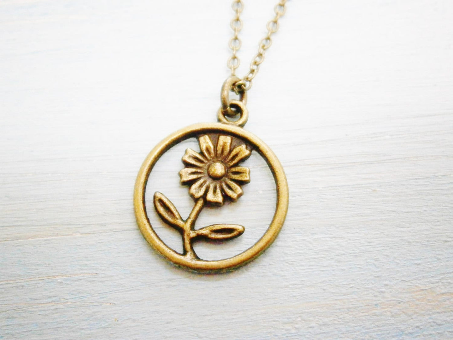 Antique Bronze Daisy Flower Charm Necklace/Boho Necklace/Flower Necklace/Boho Jewelry/Flower Girl Gift/Daisy Necklace/Nature Necklace