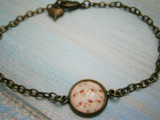 Antique Bronze Glass Dome Bracelet with Red & White Floral Print/Boho Bracelet/Fashion Jewelry/Glass Dome Jewellery/Nature Jewelry